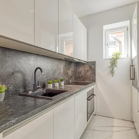 Apartman City Flow - Happy *