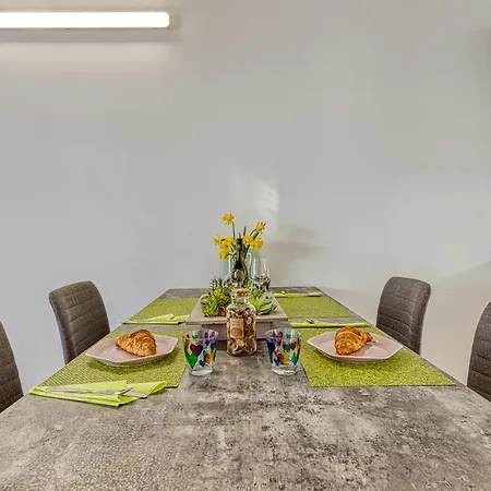 Apartman City Flow - Happy *