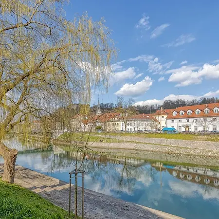 Apartman City Flow - Happy *